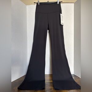 Lululemon Groove SHR *Nulu Flared Pant Regula Size 6 NWT Black